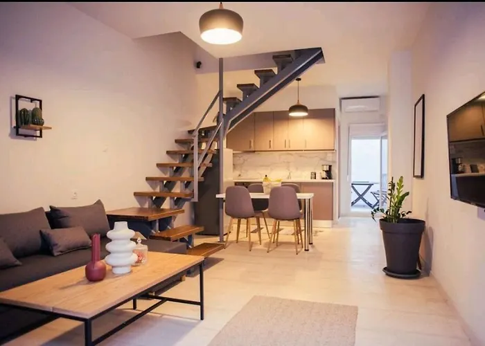Central Maisonette